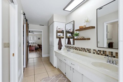 Villa ou maison à vendre à Bradenton, Floride: 3 chambres, 201.04 m2 № 2358275 - photo 25