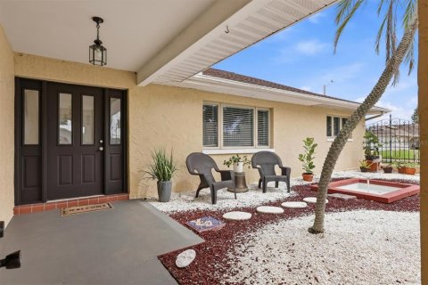 Villa ou maison à vendre à Bradenton, Floride: 3 chambres, 201.04 m2 № 2358275 - photo 8