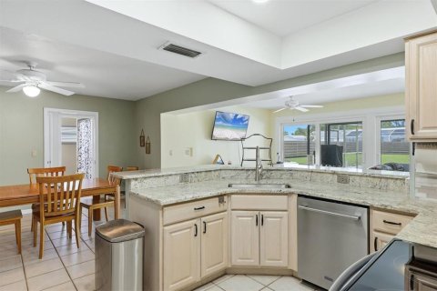Villa ou maison à vendre à Bradenton, Floride: 3 chambres, 201.04 m2 № 2358275 - photo 17
