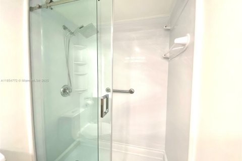 Copropriété à vendre à Sunny Isles Beach, Floride: 1 chambre, 87.61 m2 № 1872721 - photo 10