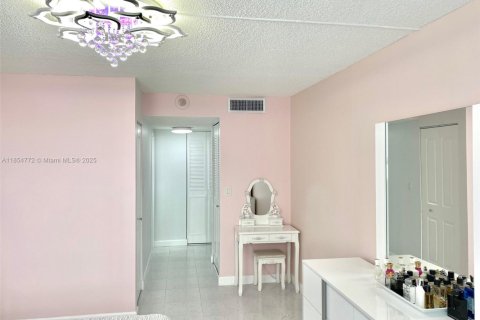 Copropriété à vendre à Sunny Isles Beach, Floride: 1 chambre, 87.61 m2 № 1872721 - photo 17