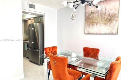 Copropriété à vendre à Sunny Isles Beach, Floride: 1 chambre, 87.61 m2 № 1872721 - photo 3