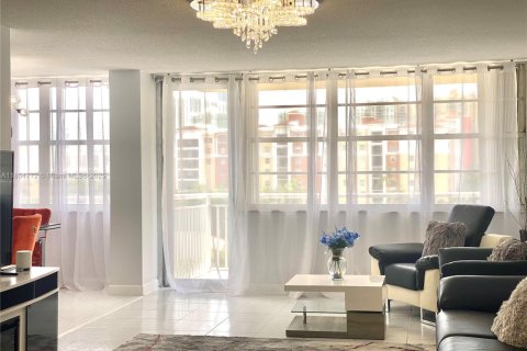 Copropriété à vendre à Sunny Isles Beach, Floride: 1 chambre, 87.61 m2 № 1872721 - photo 1