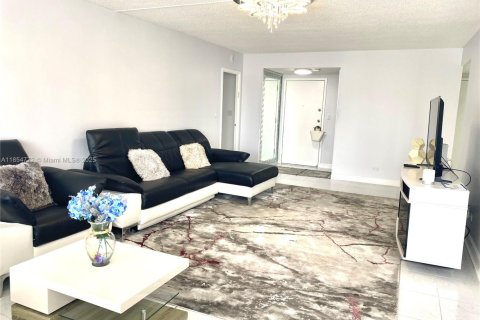 Copropriété à vendre à Sunny Isles Beach, Floride: 1 chambre, 87.61 m2 № 1872721 - photo 4