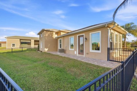 House in Polk City, Florida 1 bedroom, 114.73 sq.m. № 2330683 - photo 6