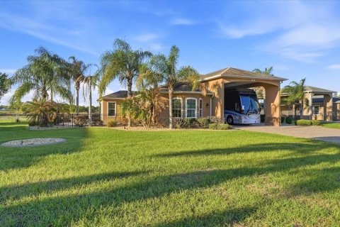 Casa en Polk City, Florida 1 dormitorio, 114.73 m2 № 2330683