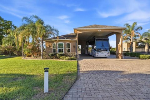 House in Polk City, Florida 1 bedroom, 114.73 sq.m. № 2330683 - photo 3