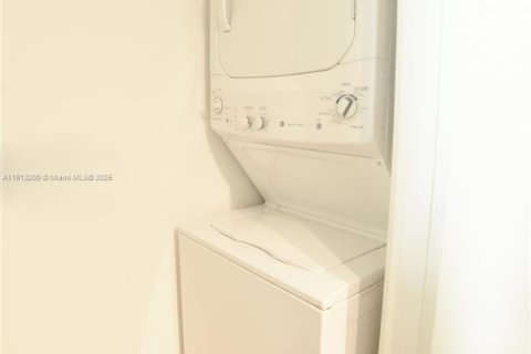 Снять в аренду кондоминиум в Майами, Флорида 1 спальня, 75.44м2, № 1968785 - фото 11