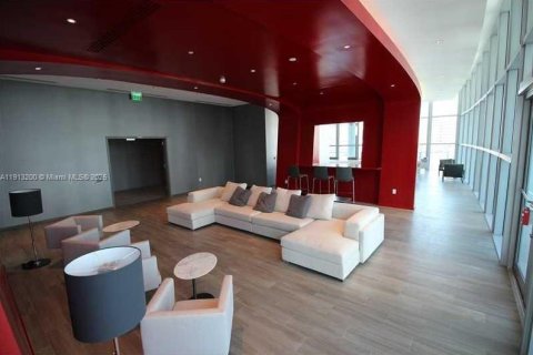 Снять в аренду кондоминиум в Майами, Флорида 1 спальня, 75.44м2, № 1968785 - фото 18