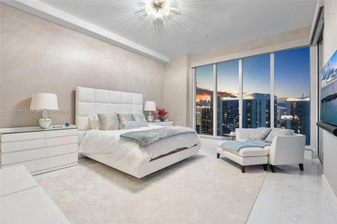 Снять в аренду кондоминиум в Майами, Флорида 4 спальни, 315.68м2, № 1952646 - фото 22