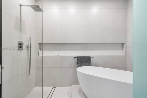 Снять в аренду кондоминиум в Майами, Флорида 4 спальни, 315.68м2, № 1952646 - фото 14