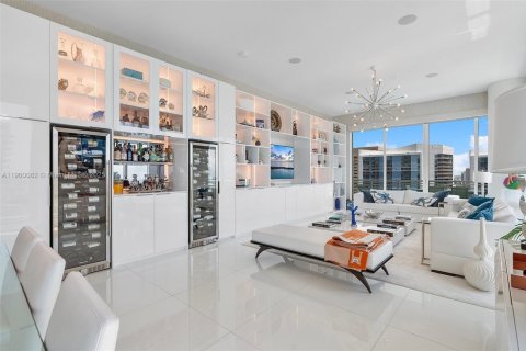 Снять в аренду кондоминиум в Майами, Флорида 4 спальни, 315.68м2, № 1952646 - фото 6