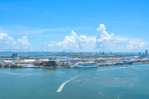 Снять в аренду кондоминиум в Майами, Флорида 4 спальни, 315.68м2, № 1952646 - фото 8