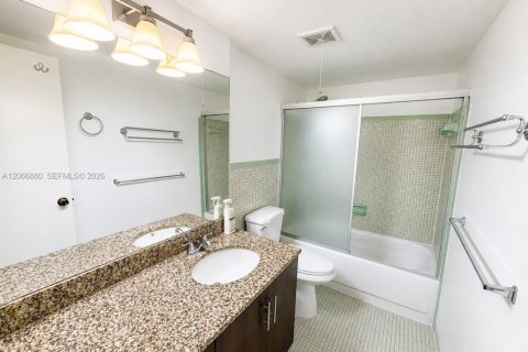 Touwnhouse à vendre à Hialeah, Floride: 2 chambres, 122.07 m2 № 2289026 - photo 16