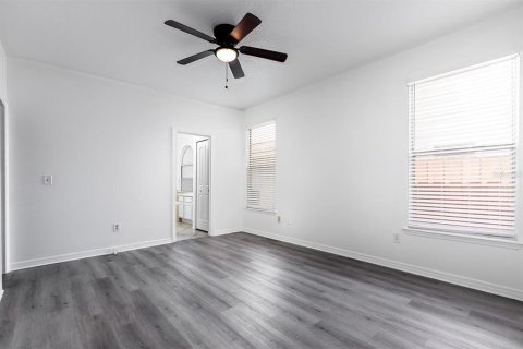 House in Oviedo, Florida 3 bedrooms, 148.09 sq.m. № 1663157 - photo 12