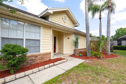 House in Oviedo, Florida 3 bedrooms, 148.09 sq.m. № 1663157 - photo 2
