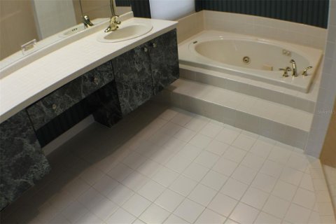 Снять в аренду виллу или дом в Тампа, Флорида 9 комнат, 309.92м2, № 1833325 - фото 21