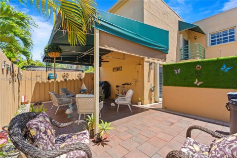 Condominio en venta en Miami, Florida, 3 dormitorios, 114.46 m2 № 2075206 - foto 6