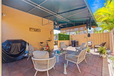 Condominio en venta en Miami, Florida, 3 dormitorios, 114.46 m2 № 2075206 - foto 8