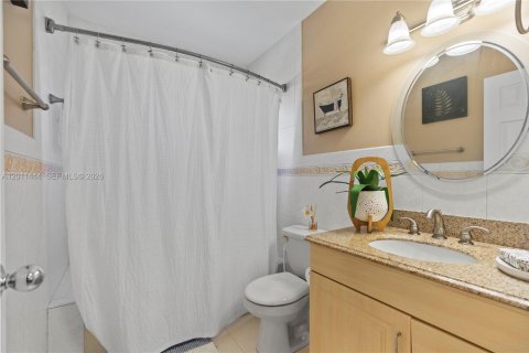 Condominio en venta en Miami, Florida, 3 dormitorios, 114.46 m2 № 2075206 - foto 16