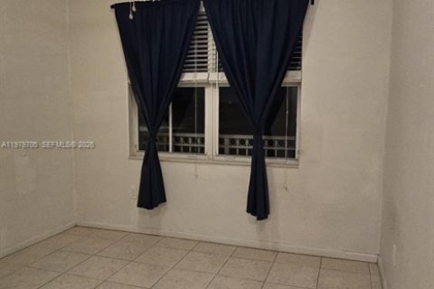 Condo in Doral, Florida, 2 bedrooms  № 2046135 - photo 14