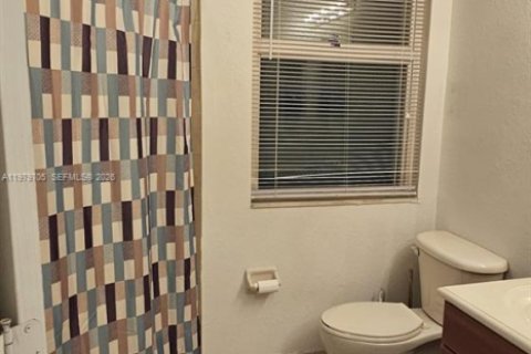 Condo in Doral, Florida, 2 bedrooms  № 2046135 - photo 21