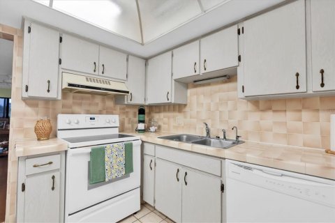 Купить кондоминиум в Клируотер, Флорида 6 комнат, 130.99м2, № 2196284 - фото 16