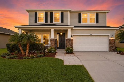 House in Bradenton, Florida 4 bedrooms, 298.87 sq.m. № 2152217