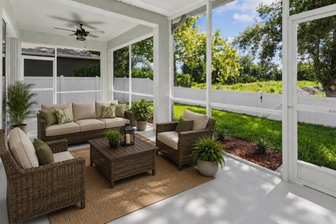 House in Bradenton, Florida 4 bedrooms, 298.87 sq.m. № 2152217 - photo 23
