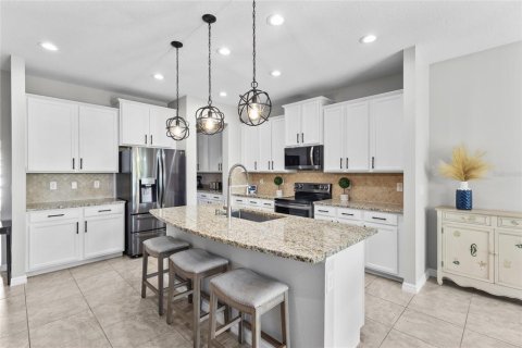 House in Bradenton, Florida 4 bedrooms, 298.87 sq.m. № 2152217 - photo 17