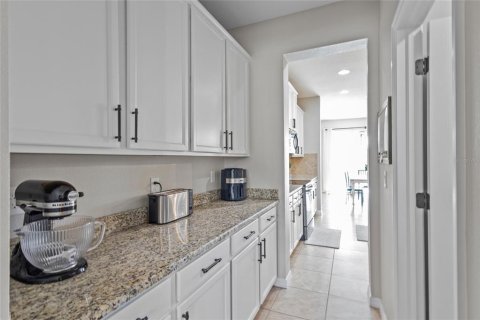 House in Bradenton, Florida 4 bedrooms, 298.87 sq.m. № 2152217 - photo 13