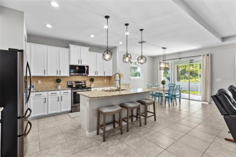 House in Bradenton, Florida 4 bedrooms, 298.87 sq.m. № 2152217 - photo 16