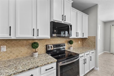 House in Bradenton, Florida 4 bedrooms, 298.87 sq.m. № 2152217 - photo 14