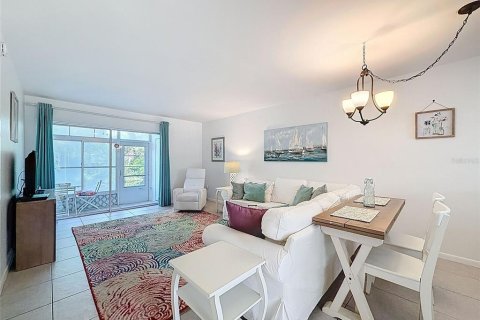 Copropriété à vendre à New Port Richey, Floride: 2 chambres, 86.86 m2 № 2115223 - photo 20