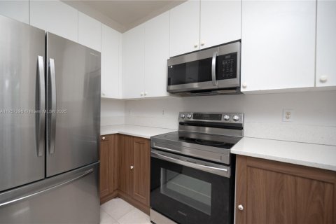 Adosado en alquiler en Homestead, Florida, 3 dormitorios, 145.3 m2 № 1937593 - foto 2
