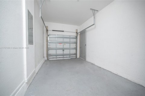 Townhouse in Homestead, Florida 3 bedrooms, 145.3 sq.m. № 1937593 - photo 6