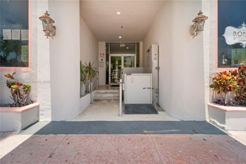 Hotel en venta en Miami Beach, Florida № 1867194 - foto 9