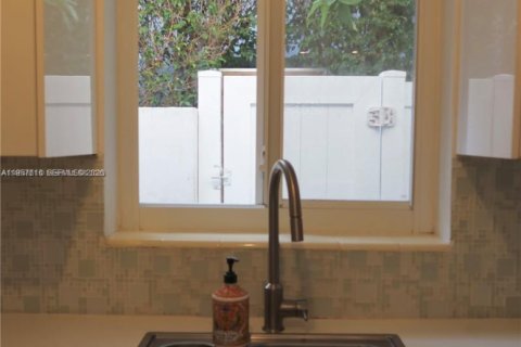 Adosado en alquiler en Miami Beach, Florida, 3 dormitorios, 151.62 m2 № 2011341 - foto 9