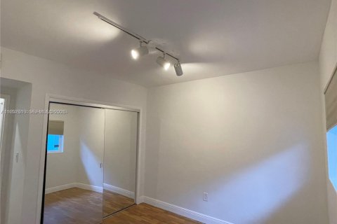 Adosado en alquiler en Miami Beach, Florida, 3 dormitorios, 151.62 m2 № 2011341 - foto 30