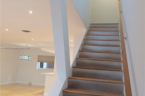 Adosado en alquiler en Miami Beach, Florida, 3 dormitorios, 151.62 m2 № 2011341 - foto 15