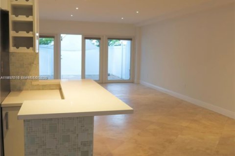 Adosado en alquiler en Miami Beach, Florida, 3 dormitorios, 151.62 m2 № 2011341 - foto 8