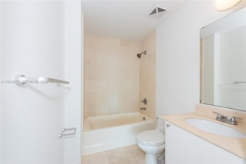 Copropriété à louer à Miami, Floride: 1 chambre, 61.59 m2 № 2001728 - photo 17