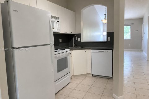 Copropriété à louer à Pembroke Pines, Floride: 2 chambres, 76.37 m2 № 2086199 - photo 14