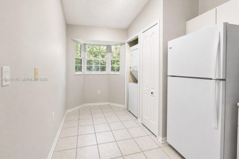 Copropriété à louer à Pembroke Pines, Floride: 2 chambres, 76.37 m2 № 2086199 - photo 16