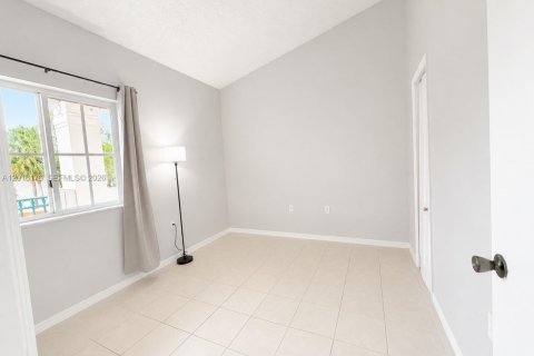 Copropriété à louer à Pembroke Pines, Floride: 2 chambres, 76.37 m2 № 2086199 - photo 10