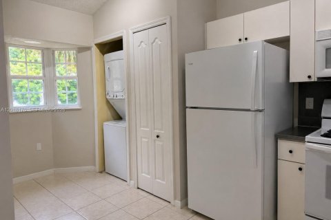 Copropriété à louer à Pembroke Pines, Floride: 2 chambres, 76.37 m2 № 2086199 - photo 15