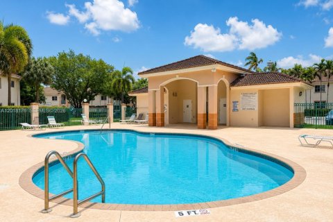 Copropriété à louer à Pembroke Pines, Floride: 2 chambres, 76.37 m2 № 2086199 - photo 23