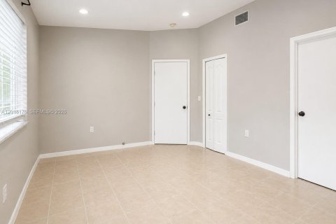 Copropriété à louer à Pembroke Pines, Floride: 2 chambres, 76.37 m2 № 2086199 - photo 19