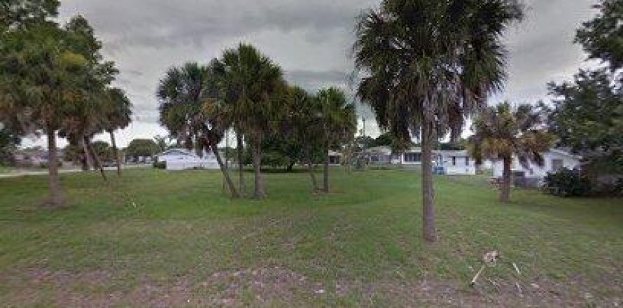 Propiedad comercial en Port Charlotte, Florida № 2158340