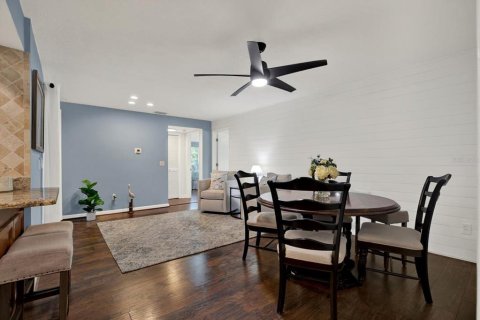 House in Largo, Florida 3 bedrooms, 158.86 sq.m. № 2396224 - photo 17